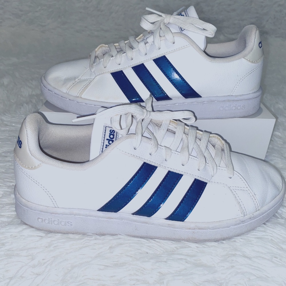 Adidas Leather Excellent Used Sneakers Blue Stripes